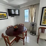 Apartamento en Bocagrande con vista lateral al mar ICDI