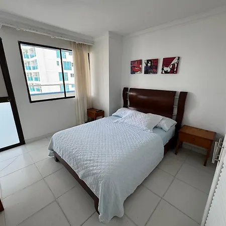 Apartamento En Bocagrande Con Vista Lateral Al Mar Icdi *