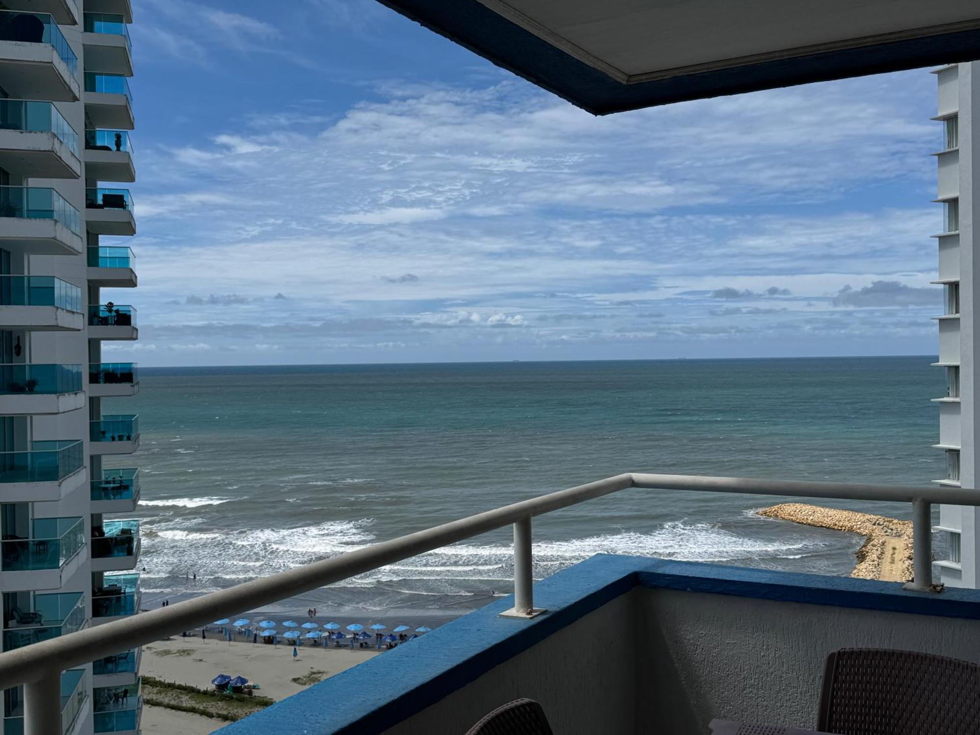 Apartamento En Bocagrande Con Vista Lateral Al Mar Icdi