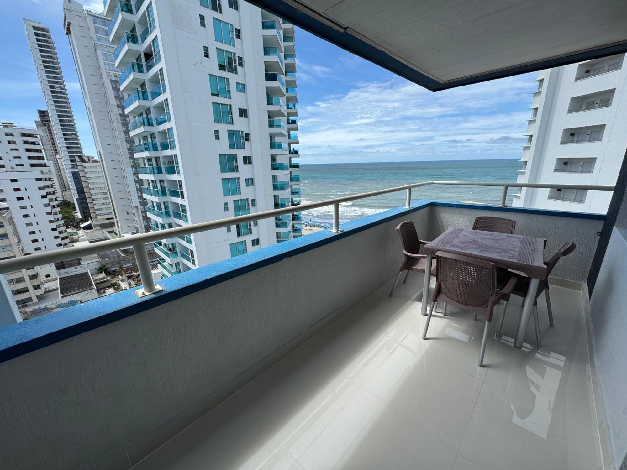 En Bocagrande Con Vista Lateral Al Mar Icdi Cartagena